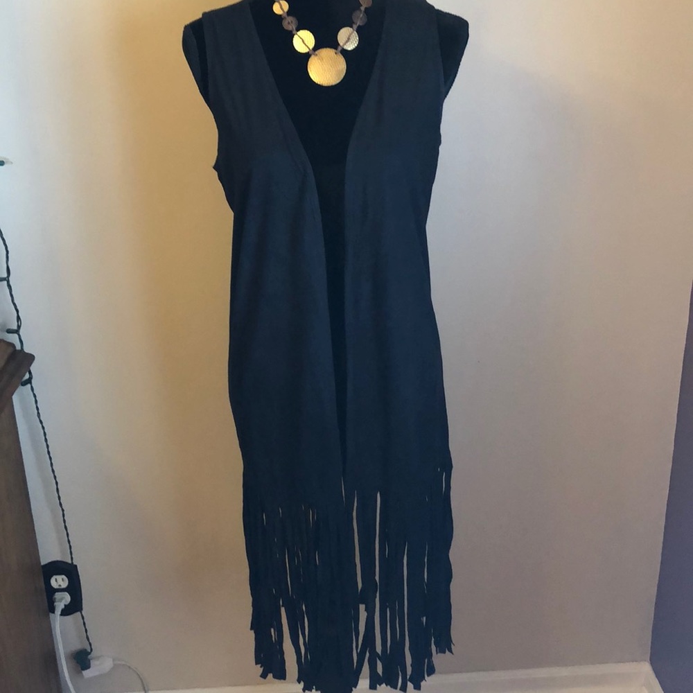 Med black fringe long vest by “Have”